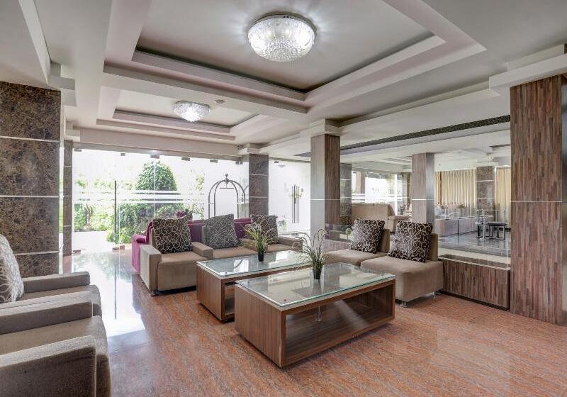 Fotos del hotel Princess Keisha Hotel By Oyo Rooms:  2