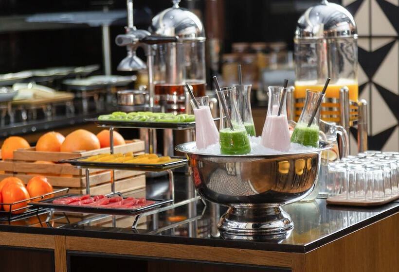 Fotos del hotel Courtyard By Marriott Chisinau:  16