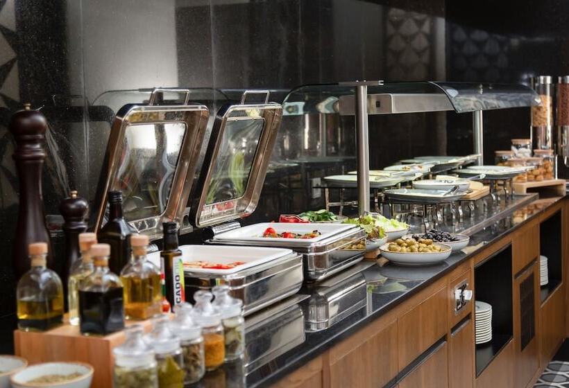 Fotos del hotel Courtyard By Marriott Chisinau:  19