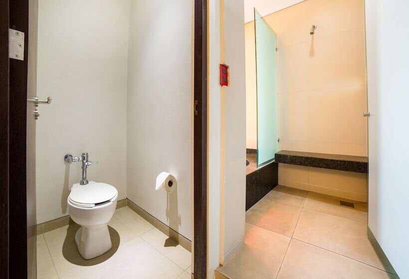 Fotos del hotel Capital O La Villa:  5