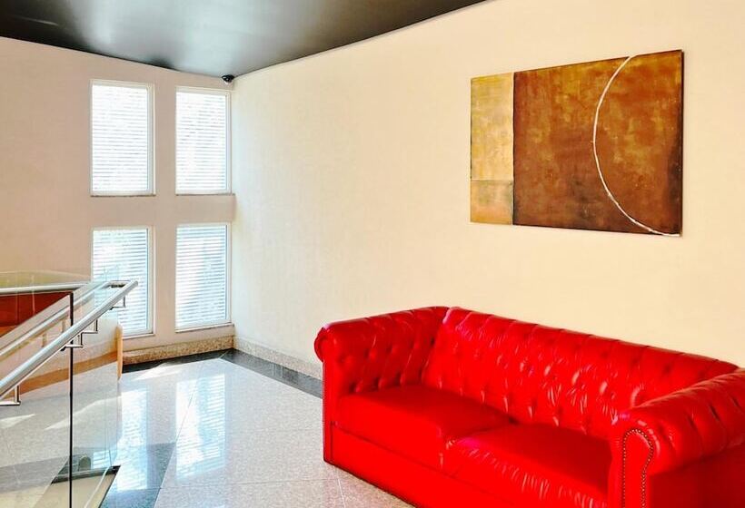 Fotos del hotel Capital O La Villa:  11