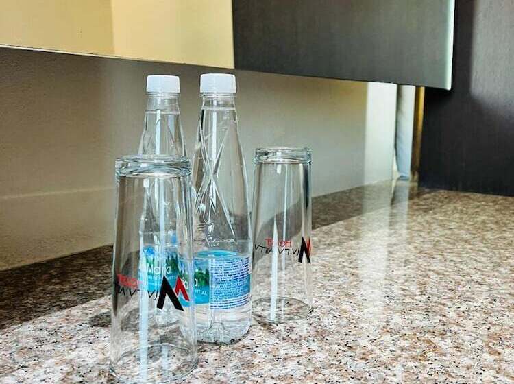 Fotos del hotel Capital O La Villa:  10