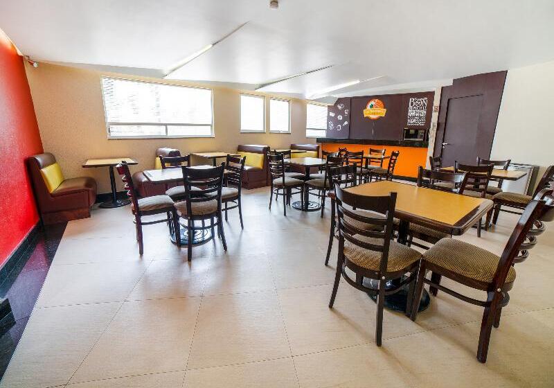 Fotos del hotel Capital O La Villa:  24