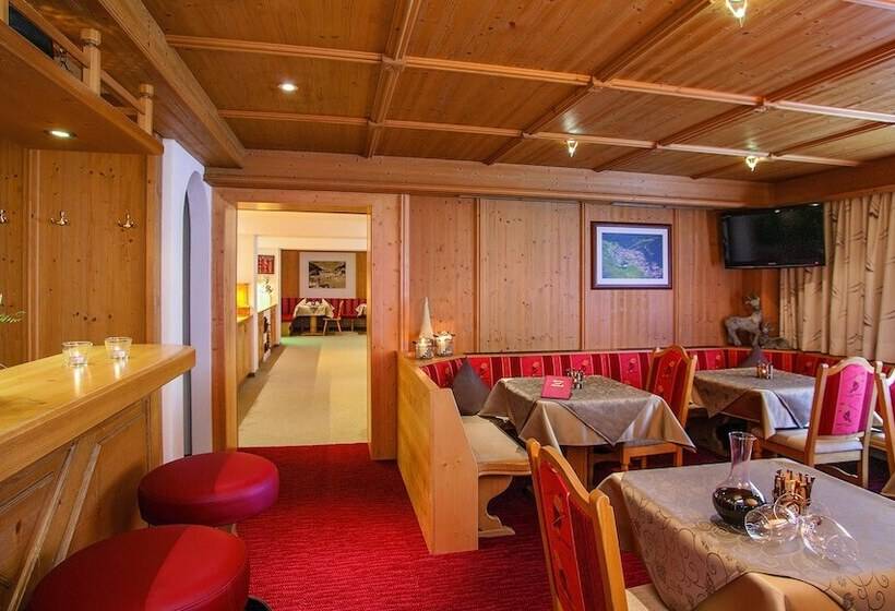 Fotos del hotel Garni Chasa Sulai:  2