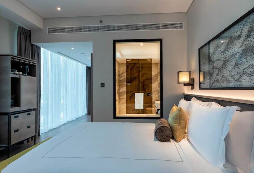 Taj Jumeirah Lakes Towers