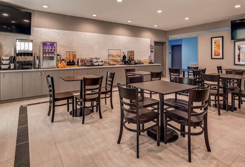 Fotos del hotel Surestay Plus  By Best Western Humble:  6