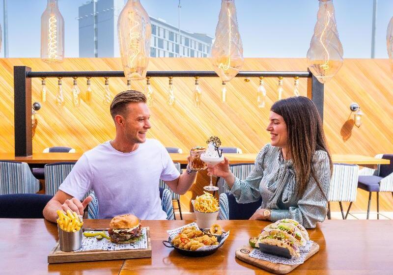 Fotos del hotel Holiday Inn Dubai Almaktoum Airport, An Ihg:  21