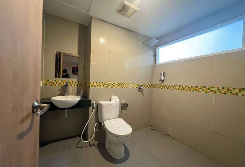 Fotos del hotel Kyriad Haka Makassar:  2