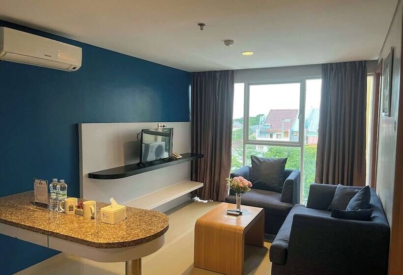 Fotos del hotel Kyriad Haka Makassar:  3