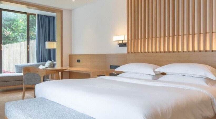 Fotos del hotel Howard Johnson Huashuiwan Hot Springs Resort Chengdu:  10