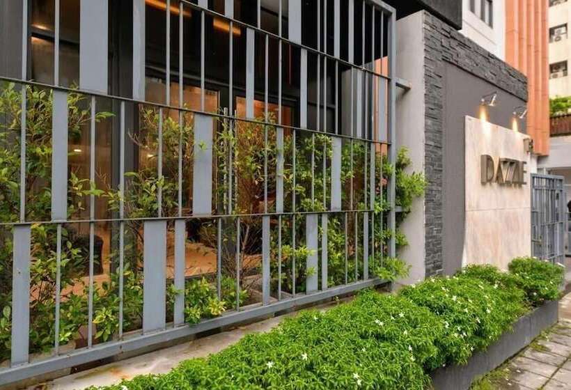 Fotos del hotel Dazzle Residence:  2