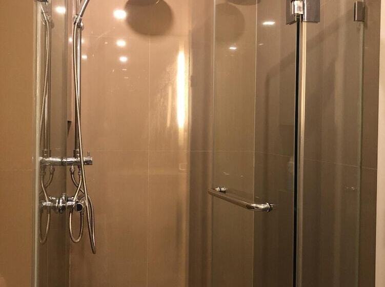 Fotos del hotel Dazzle Residence:  11