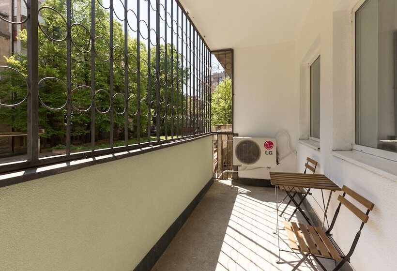 Premium Crown Suites