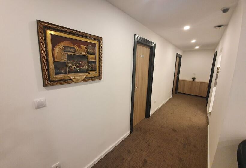 Fotos del hotel Premium Crown Suites:  10