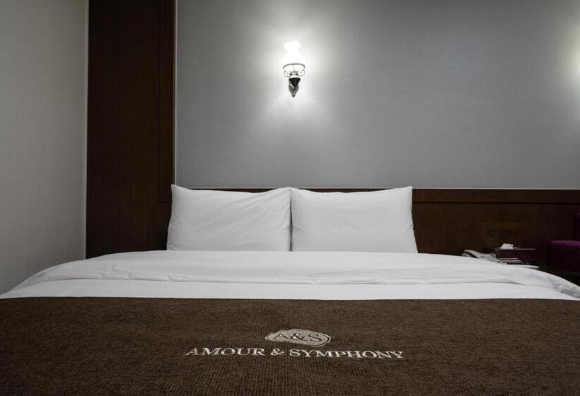 Fotos del hotel Symphony:  25