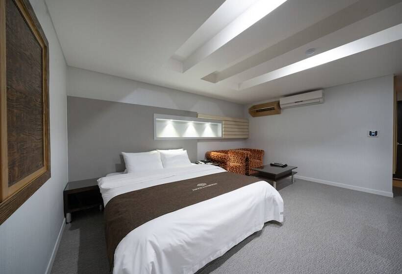 Fotos del hotel Symphony:  12