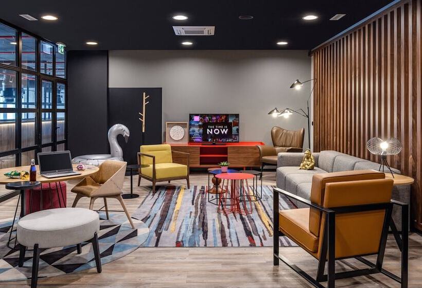 Fotos del hotel Moxy Lisboa Oriente:  20