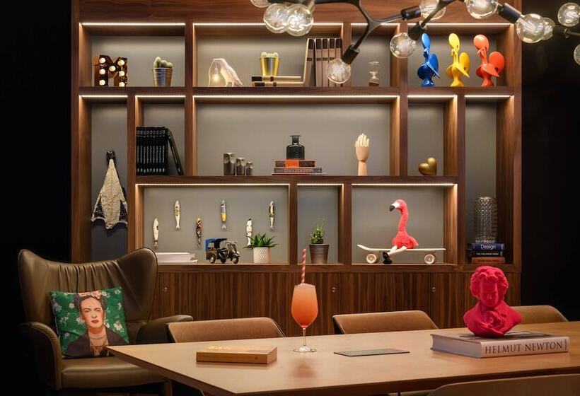 Fotos del hotel Moxy Lisboa Oriente:  25