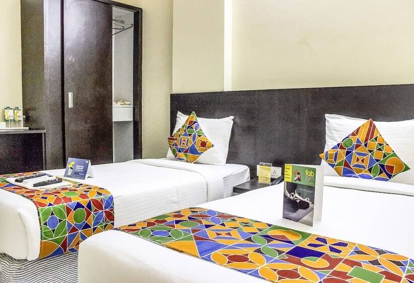 Fotos del hotel Capital O 70043 Limestone Luxury Rooms:  13