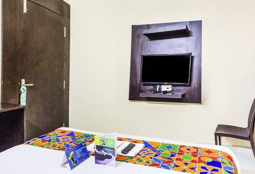 Fotos del hotel Capital O 70043 Limestone Luxury Rooms:  14