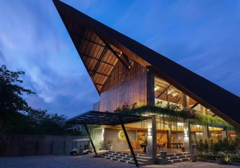 Kayumas Seminyak Resort