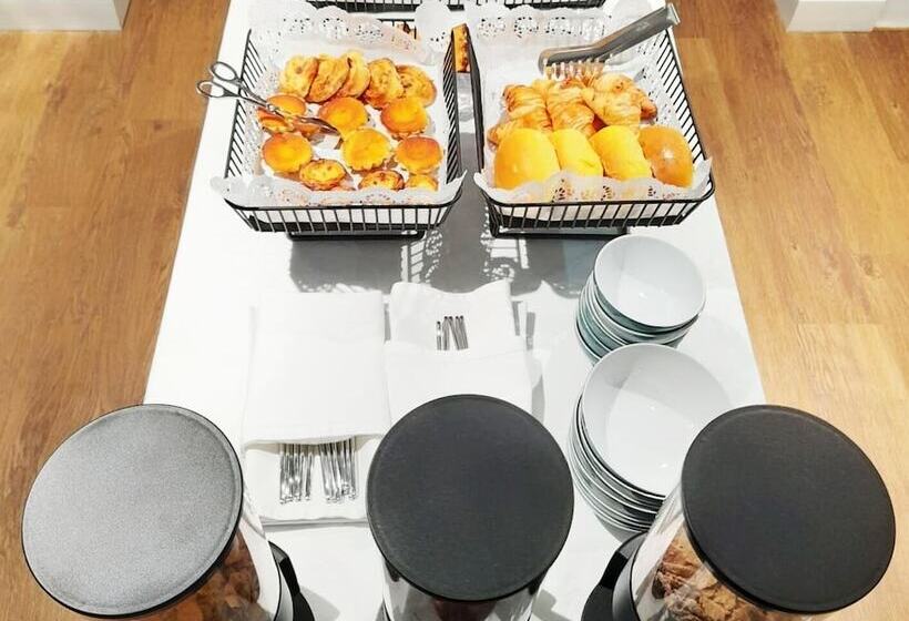 Fotos del hotel Mourasuites:  3