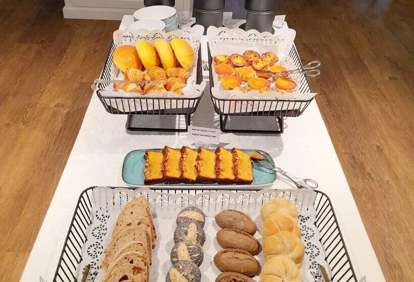 Fotos del hotel Mourasuites:  9