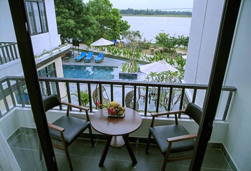 Fotos del hotel The Corner Riverside Villa:  1