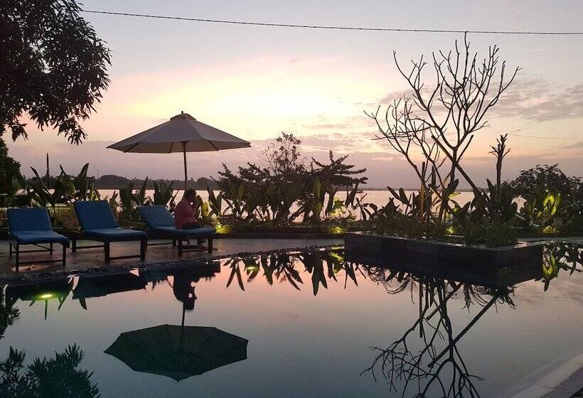 Fotos del hotel The Corner Riverside Villa:  18