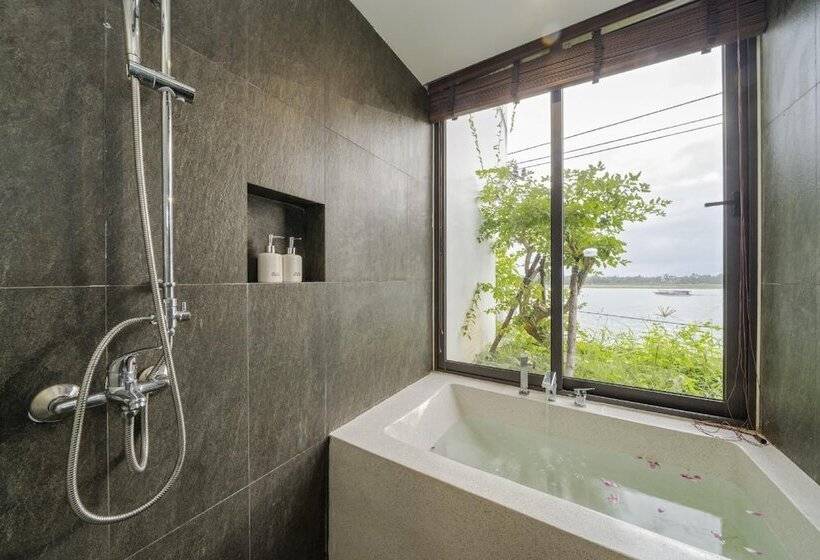 Fotos del hotel The Corner Riverside Villa:  13