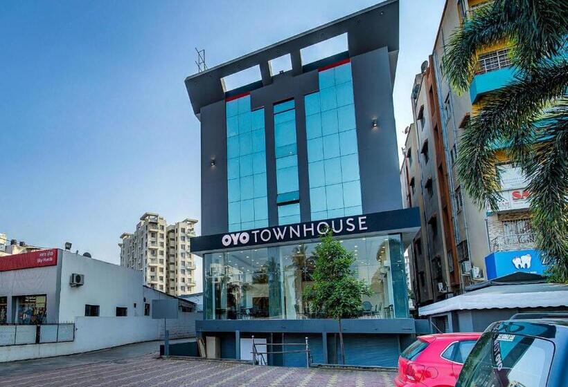 Fotos del hotel Oyo Townhouse 048 Hadapsar:  25