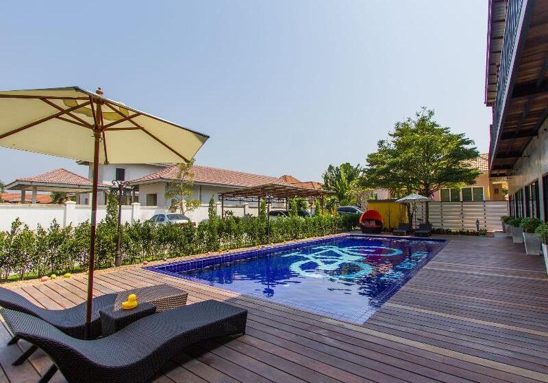 Fotos del hotel The Bike Loft Family Hostel:  5