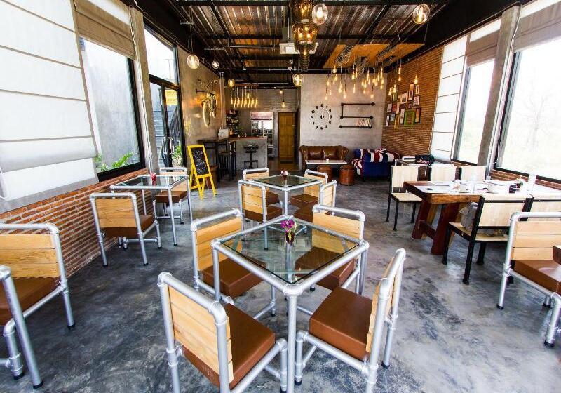 Fotos del hotel The Bike Loft Family Hostel:  3