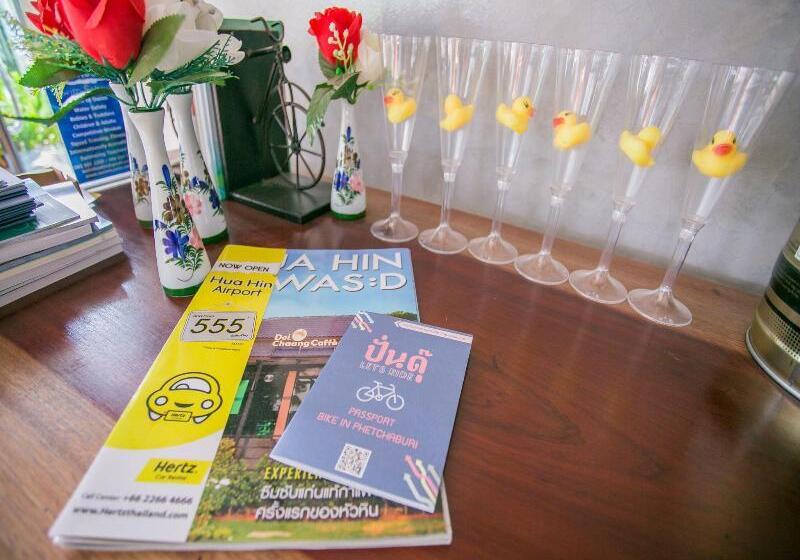 Fotos del hotel The Bike Loft Family Hostel:  4