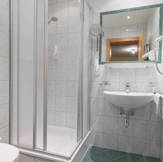 Fotos del hotel Posthotel Strengen:  6