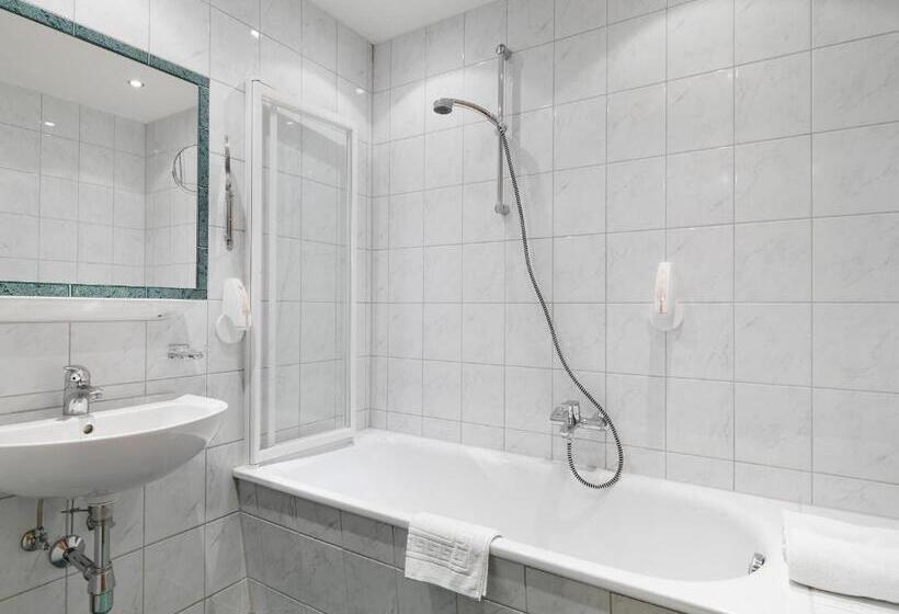 Fotos del hotel Posthotel Strengen:  11