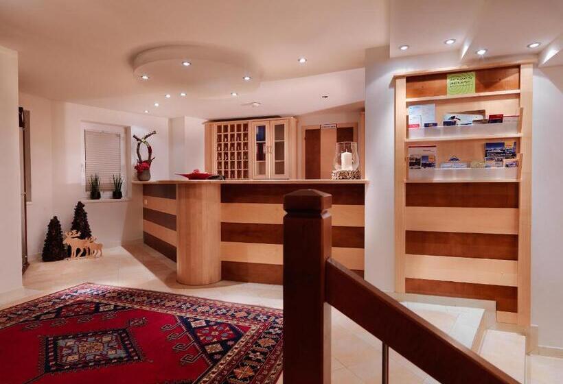 Fotos del hotel Posthotel Strengen:  3