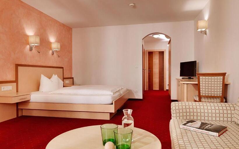 Fotos del hotel Posthotel Strengen:  12