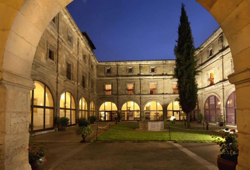 Fotos del hotel Real Colegiata San Isidoro:  12
