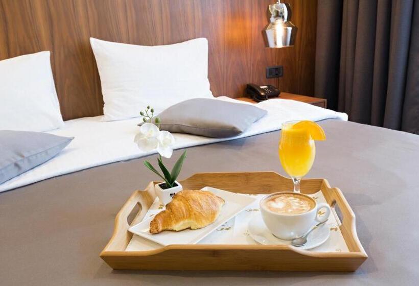 Fotos del hotel Five Points Square  City Center:  12