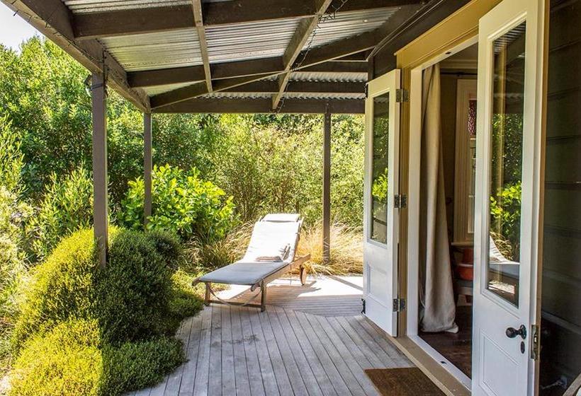 Fotos del hotel Toms Cottages:  2