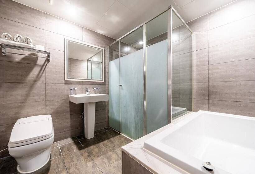 Fotos del hotel Hotel Lowa:  8