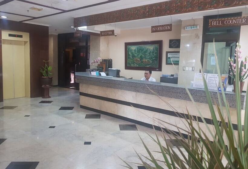 Fotos del hotel Surya Baru:  4