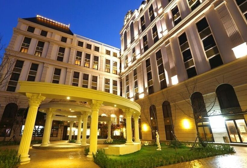 Fotos del hotel Golden Tulip Aesthetics Hotel:  17