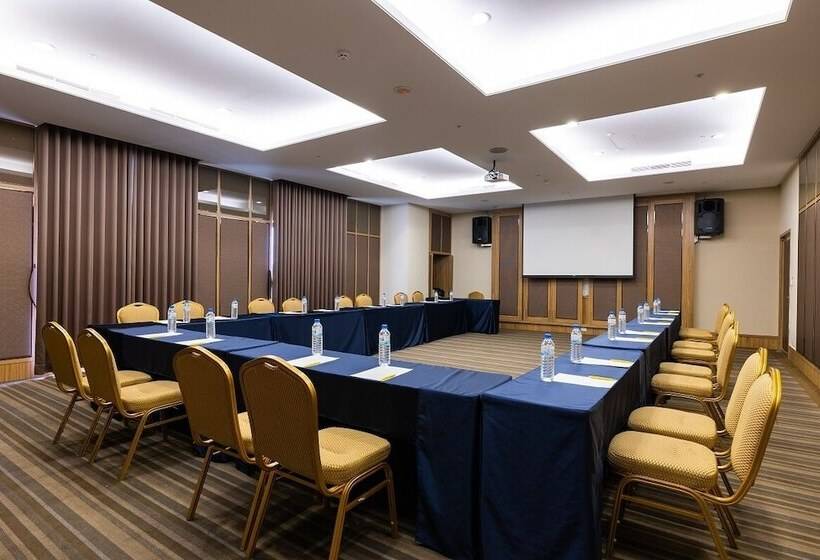 Fotos del hotel Golden Tulip Aesthetics Hotel:  6