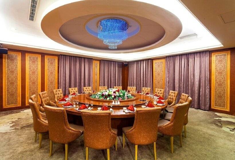 Fotos del hotel Golden Tulip Aesthetics Hotel:  15