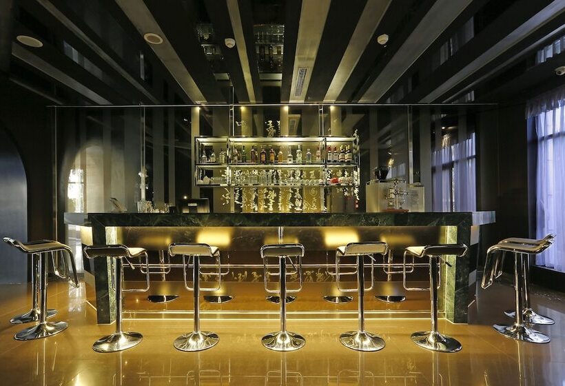 Fotos del hotel Golden Tulip Aesthetics Hotel:  5