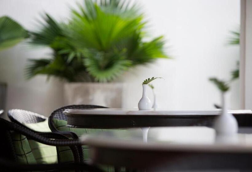 Fotos del hotel Muntri Grove:  2