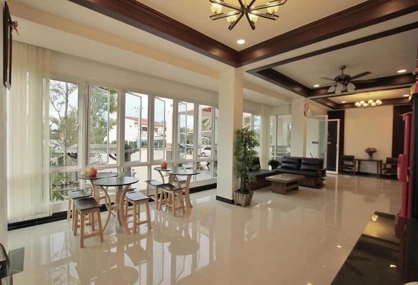 Fotos del hotel Panwalee:  3