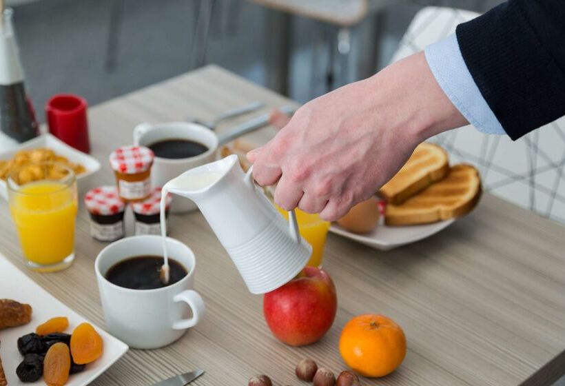 Fotos del hotel The Originals City, Hôtel Marnelavallée Est, Meaux:  4